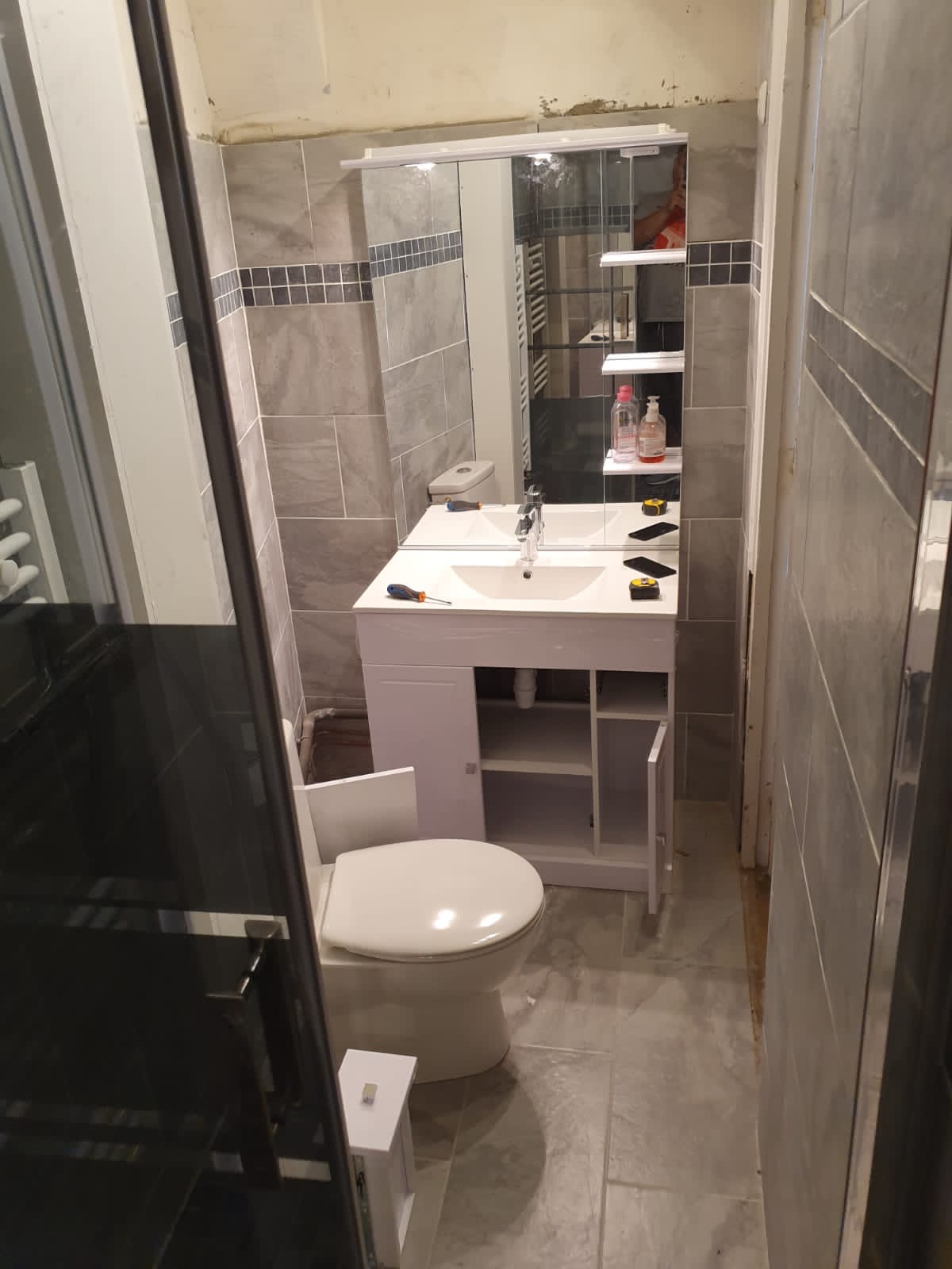 Salle de bain|Meuble lavabo et wc 
à Paris 75015 , budget 1200€.